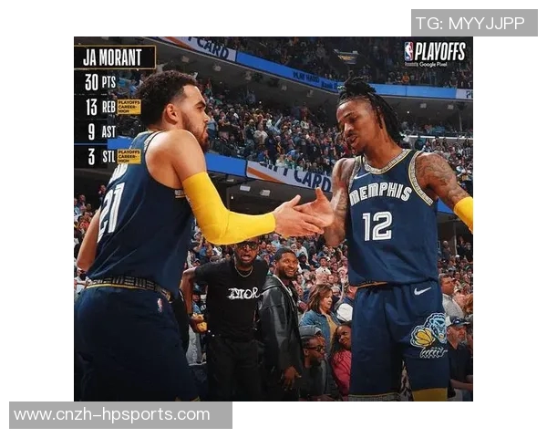 足球腰砍的含义解析及其在比赛中的影响和技巧分享